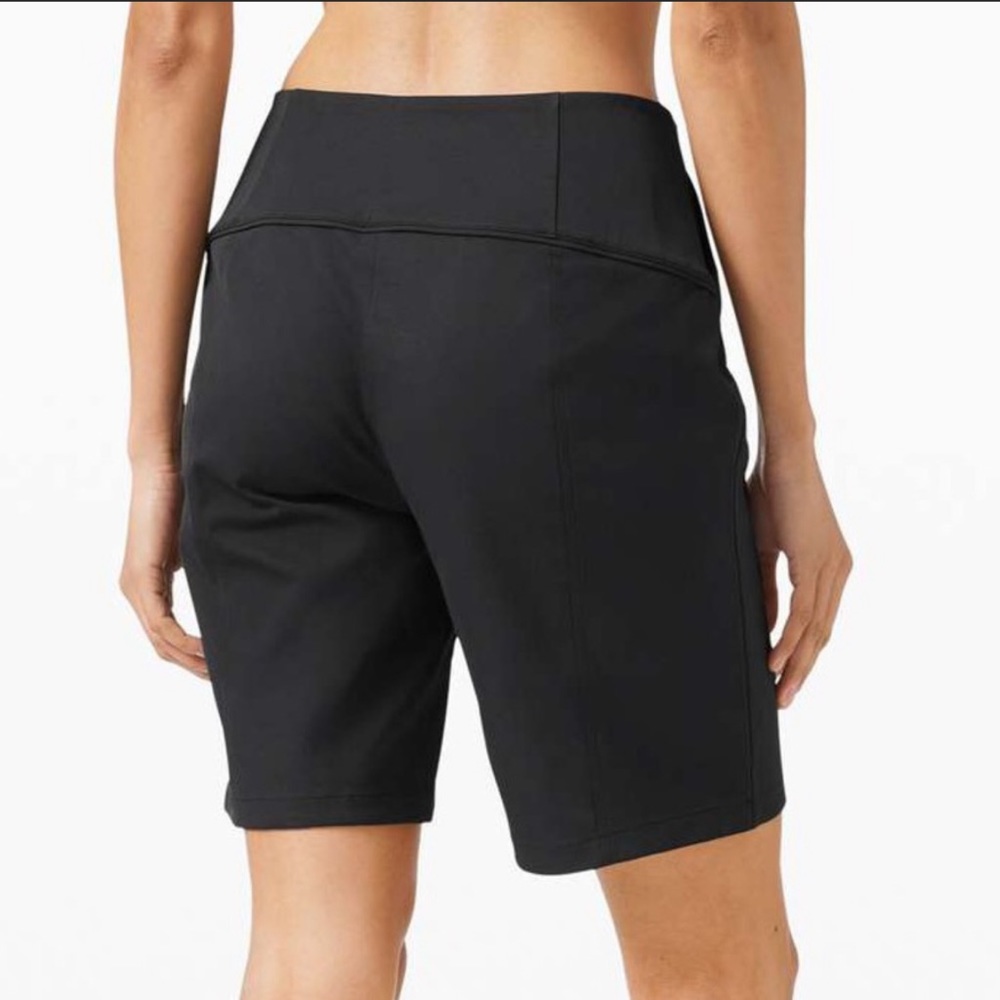 LULULEMON BLACK IN POWER SIDE POCKETS MR SHORTS - Picture 7 of 9